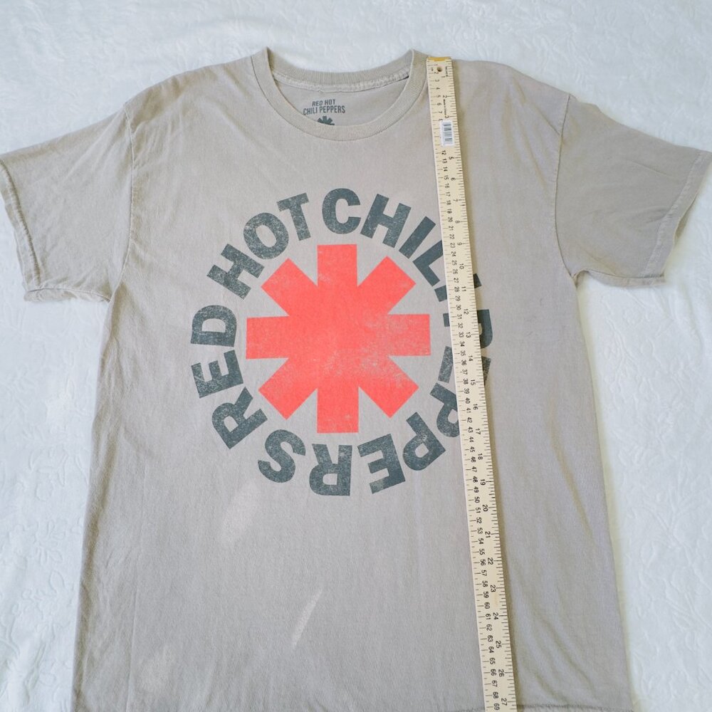 Graphic Tee. Unisex. Size L - Picture 9 of 16